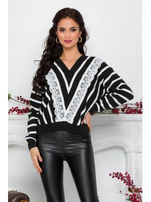 Bluza Luiza neagra cu dungi si broderie albe poza 0