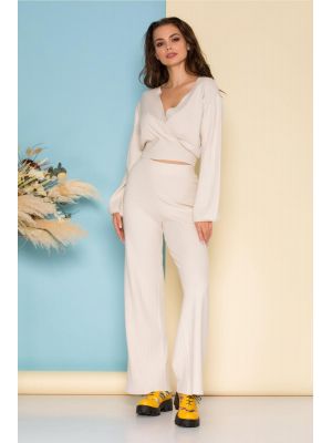 fiber Damn it Begging Compleu casual bej din tricot raiat cu bluza scurta si pantaloni evazati FCO275162CMD - Costume dama - Costume casual fiber Damn it Begging Compleu casual bej din tricot raiat cu bluza scurta si pantaloni evazati FCO275162CMD - Costume dama - Costume casual