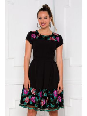 fro270000_negru_rochie-ella-collection-angy-neagra-cu-broderie-traditionala-in-nuante-de-turcoaz-si-fucsia-la-decolteu-si-la-baza.jpg